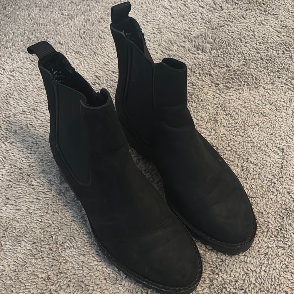 Thursday Chelsea Boots